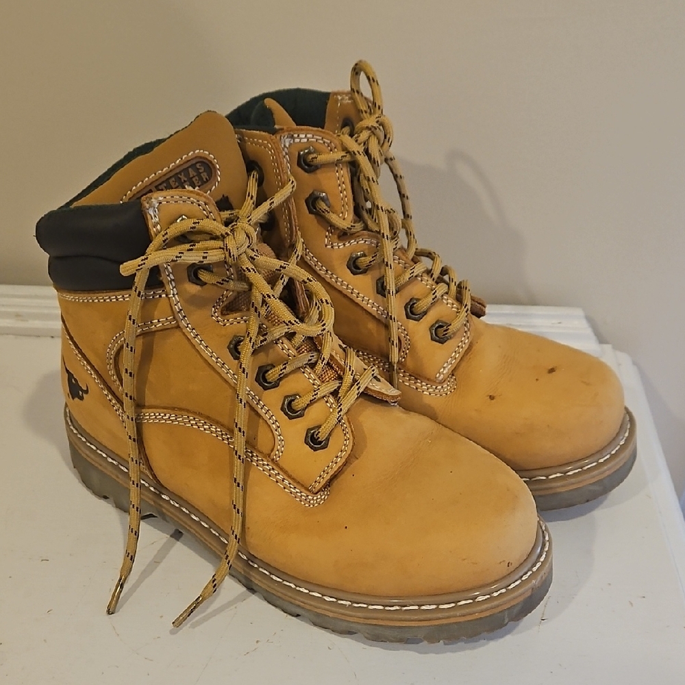 Texas Steer Tan Lace-Up Boots